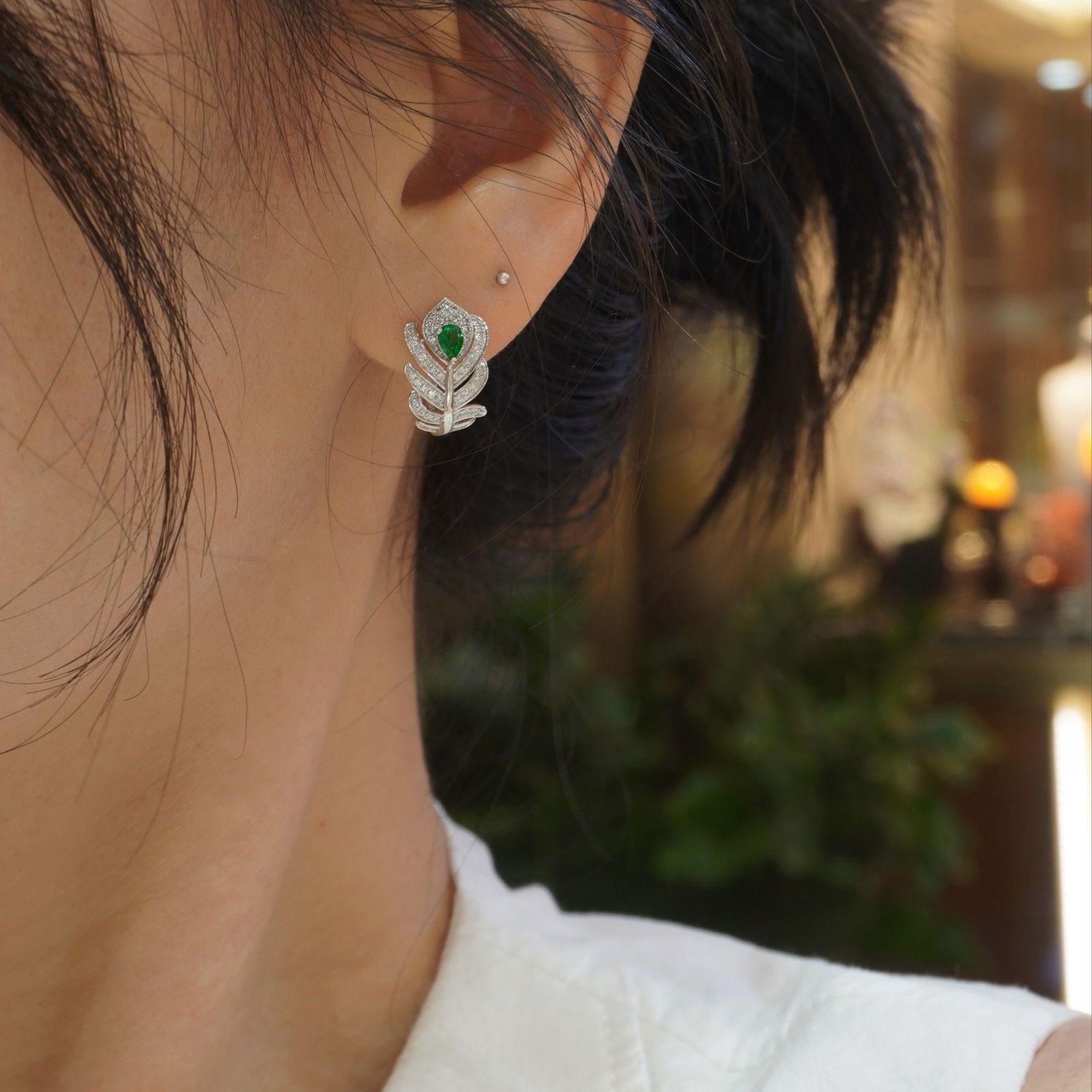 14k Gold 0.7 Ctw Vivid Green Natural Emerald & Diamond Earrings - 3