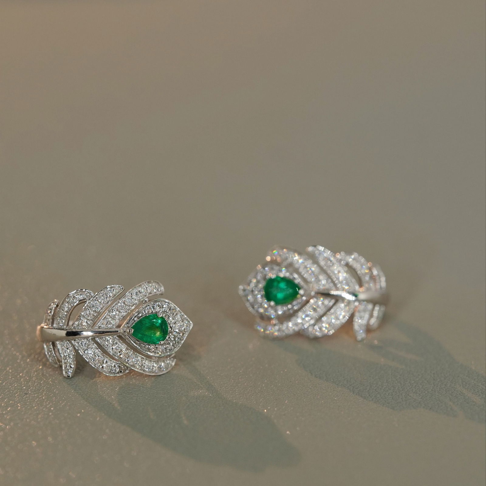 14k Gold 0.7 Ctw Vivid Green Natural Emerald & Diamond Earrings - 4