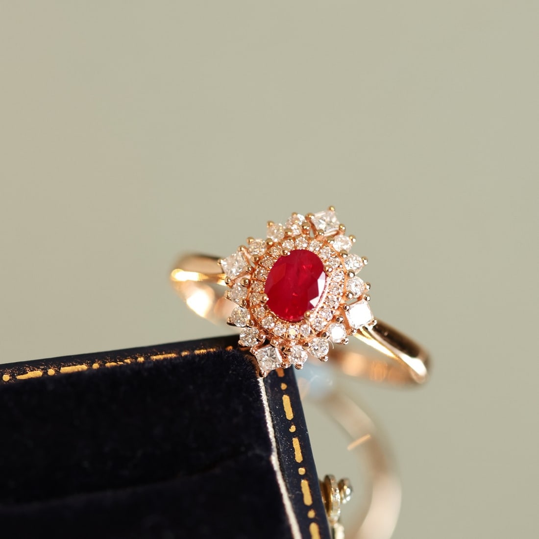 14k Gold 0.86 Ctw Vivid Red Natural Ruby & Diamond Ring - 3