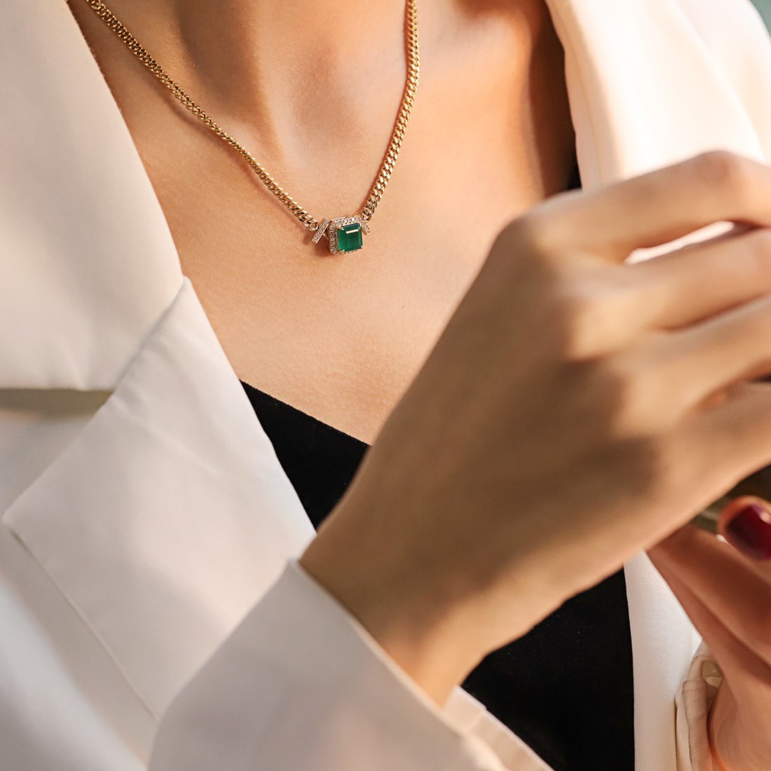 14k Gold 1.93 Ctw Vivid Green Natural Emerald & Diamond Necklace - 2
