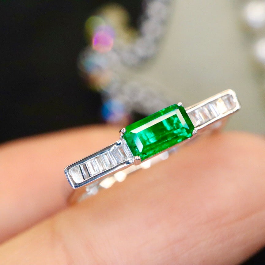 14k Gold 0.69 Ctw Vivid Green Natural Emerald & Diamond Ring - 3