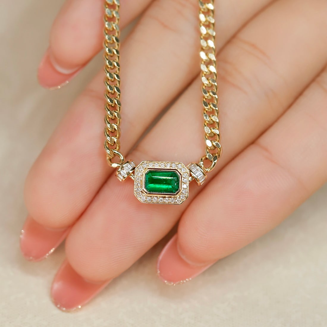 14k Gold 0.58 Ctw Vivid Green Natural Emerald & Diamond Necklace - 3