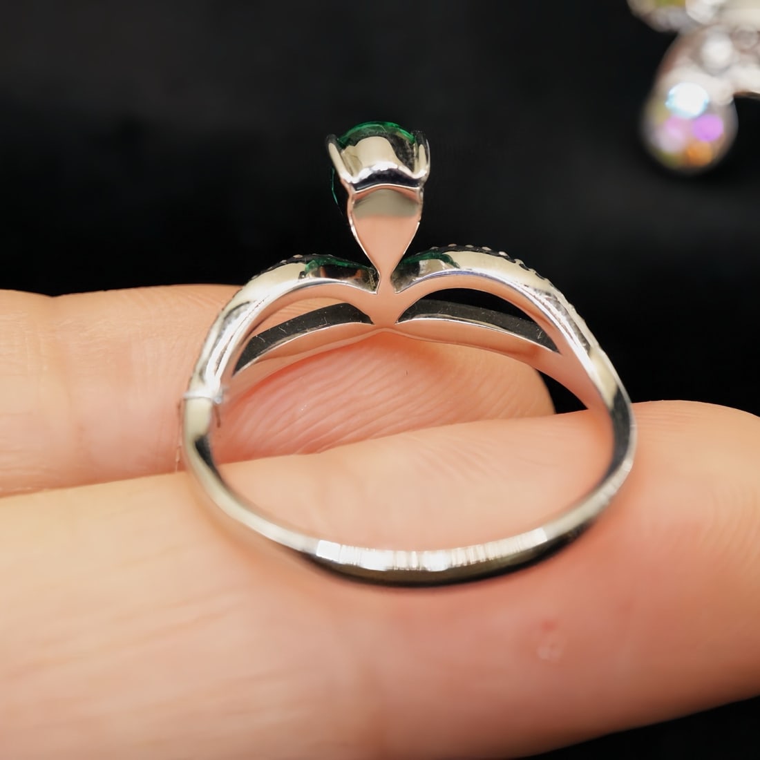 14k Gold 0.80 Ctw Vivid Green Natural Emerald & Diamond Ring - 5