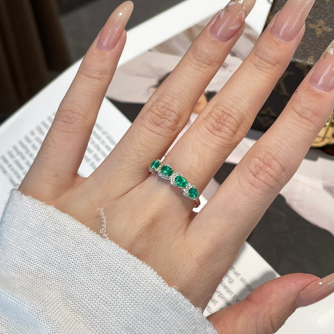 14k Gold 0.61 Ct Vivid Green Natural Emerald & Diamond Ring - 6