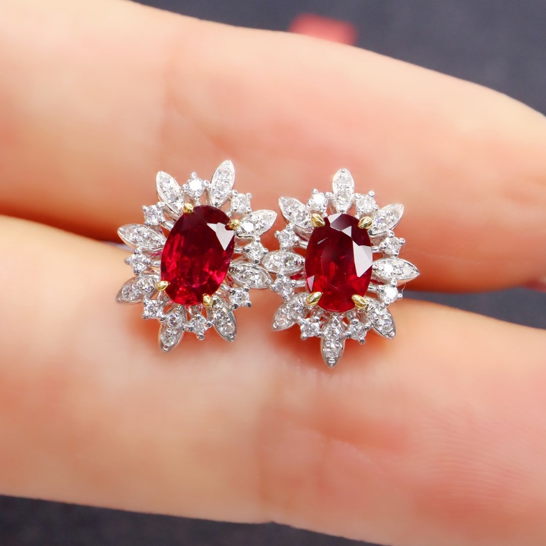14k Gold 0.98 Ctw Vivid Red Natural Ruby & Diamond Earrings - 2