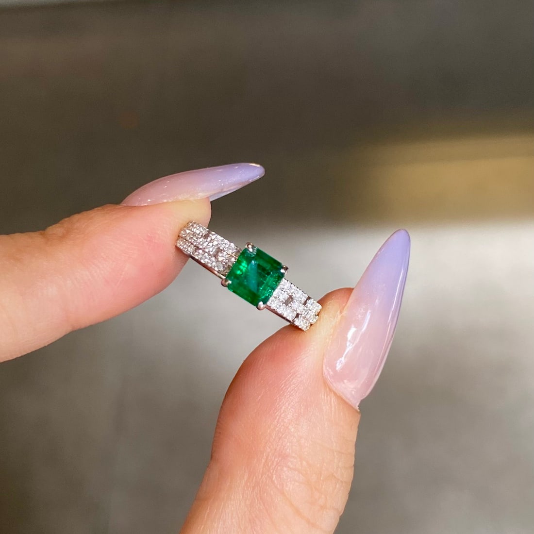 14k Gold 1.09 Ctw Vivid Green Natural Emerald & Diamond Ring - 5