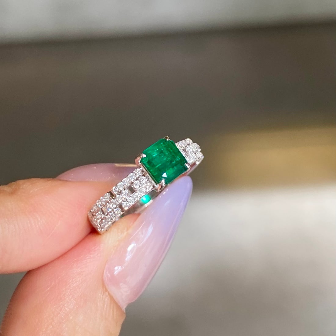 14k Gold 1.09 Ctw Vivid Green Natural Emerald & Diamond Ring - 7