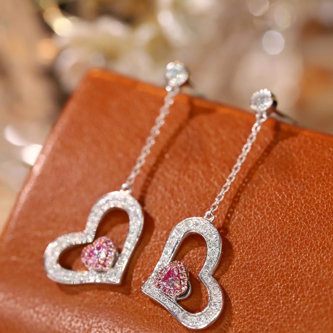 14k Gold 0.80 Ctw Natural Pink Diamond & Diamond Earrings: Ref:231122210 // gold content:14k gold // main gemstone:pink diamond // shape:heart // carat weight:0. 22ct // color:pink // treatment:natural // // adjacent gemstone 2 : diamond // shape:round // car
