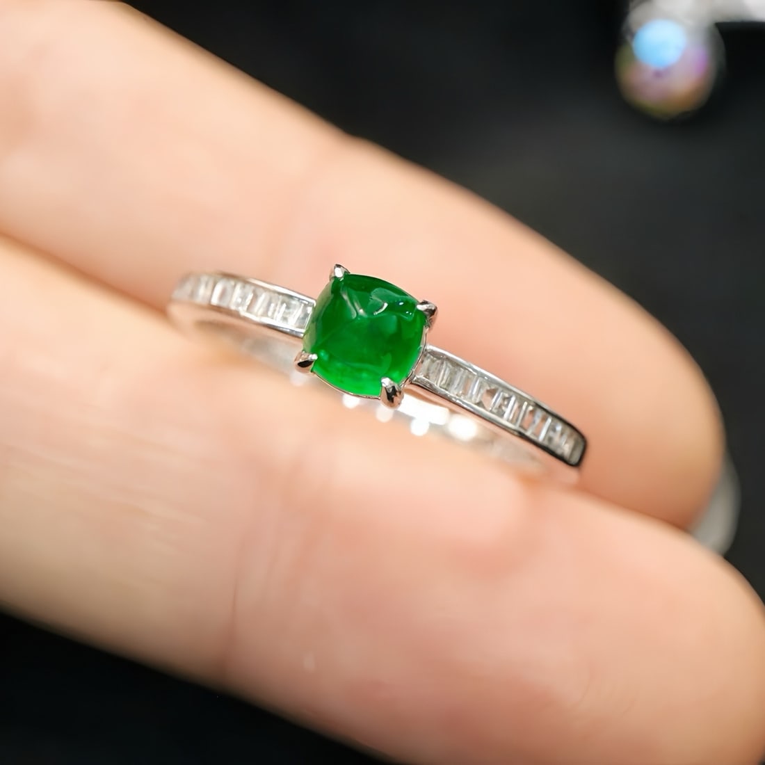 14k Gold 0.75 Ctw Vivid Green Natural Emerald & Diamond Ring - 3