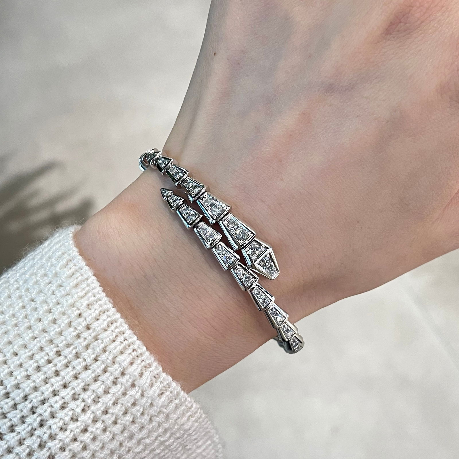 14k Gold 2 Ct Natural H Diamond Bangle - 2