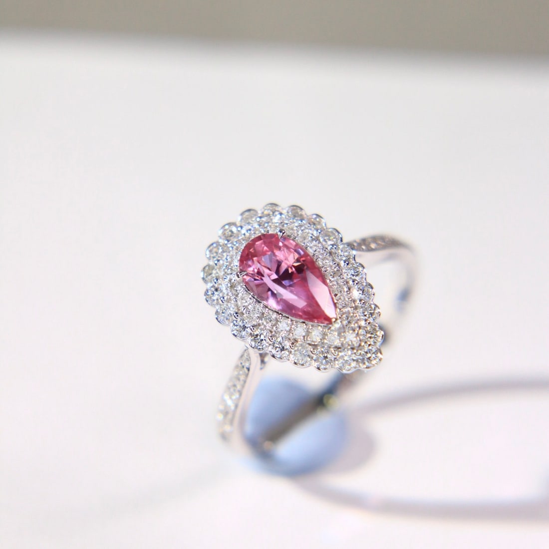 14k Gold 1.49 Ctw Natural Padparadscha Sapphire & Diamond Ring - 4