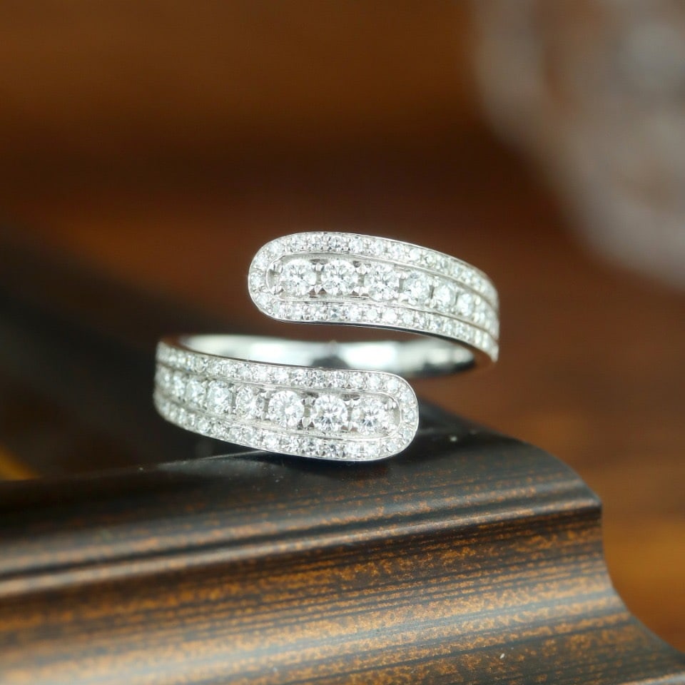 14k Gold 0.60 Ct Natural H Diamond Ring: Ref:231122264 // gold content:14k gold // ring size:7. 25us // // main gemstone:diamond // shape:round // carat weight:0. 60ct // clarity grade:vs-si // color:h // treatment:natural // cut grade:g //