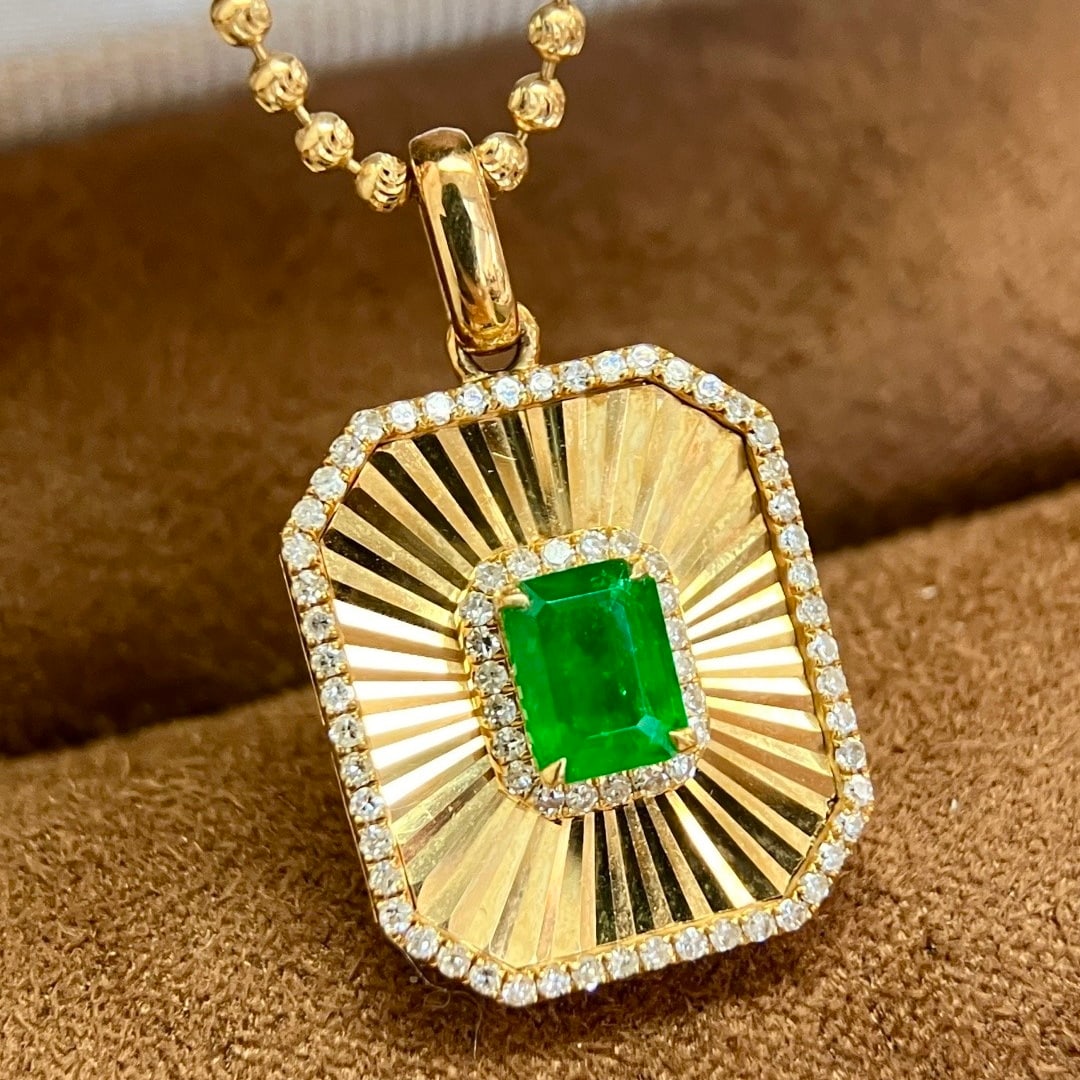 14k Gold 0.75 Ctw Vivid Green Natural Emerald & Diamond Pendant( Without Chain ) - 3