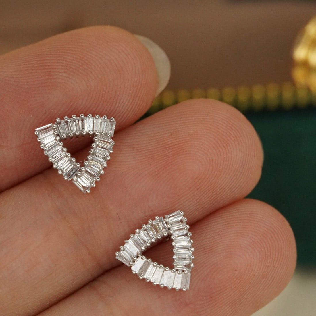 14k Gold 0.48 Ct Natural H Diamond Earrings - 4