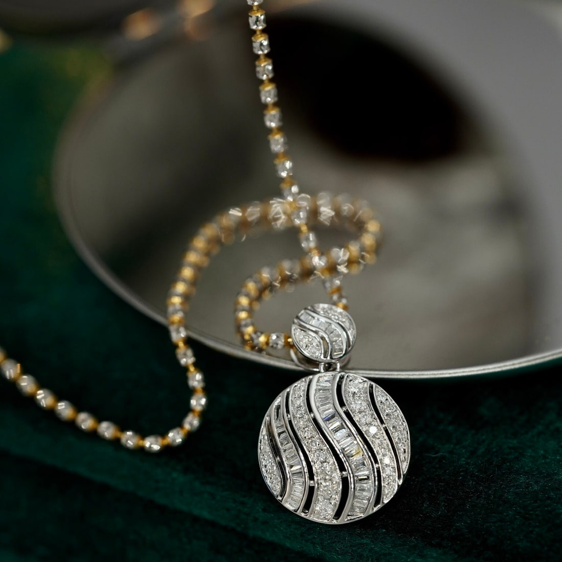 14k Gold 0.38 Ct Natural H Diamond Pendant( Without Chain ): Ref:231122310 // gold content:14k gold // main gemstone:diamond // shape:multiple // carat weight:0. 38ct // clarity grade:vs-si // color:h // treatment:natural // Condition: New Low Estimate: 2100.0