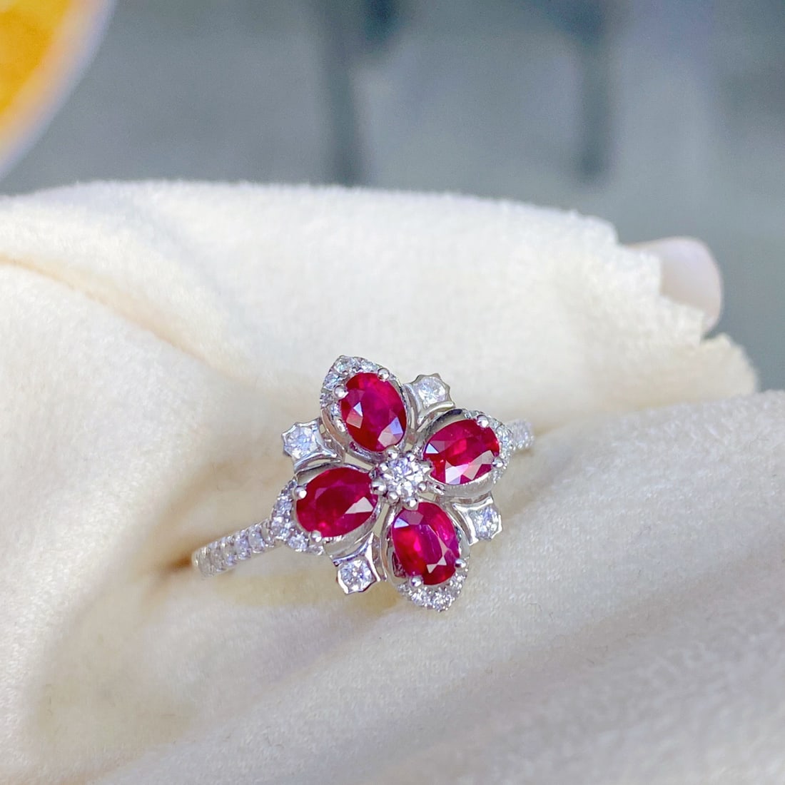 14k Gold 1.27 Ctw Natural Ruby & Diamond Ring: Ref:231122316 // gold content:14k gold // ring size:7. 25us // // main gemstone:ruby // shape:oval // carat weight:1. 05ct // color:red // treatment:natural // // adjacent gemstone 2 : diamond // shap