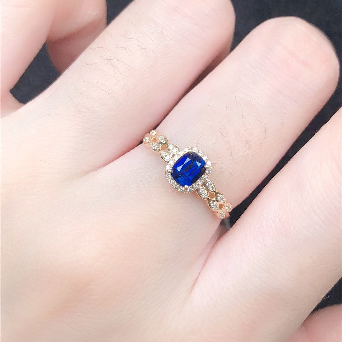 14k Gold 0.77 Ctw Natural Sapphire & Diamond Ring - 9