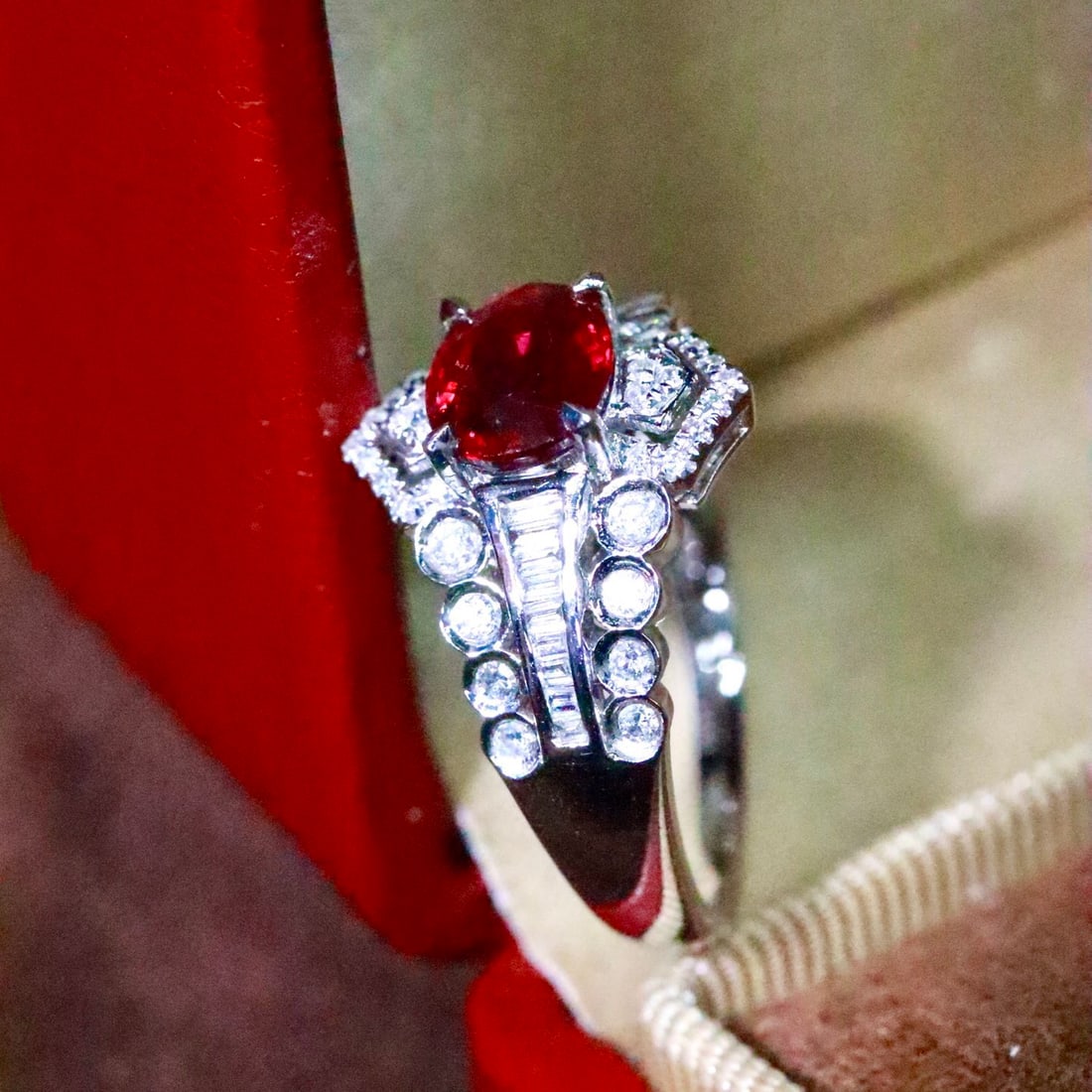 14k Gold 1.44 Ctw Natural Ruby & Diamond Ring - 3