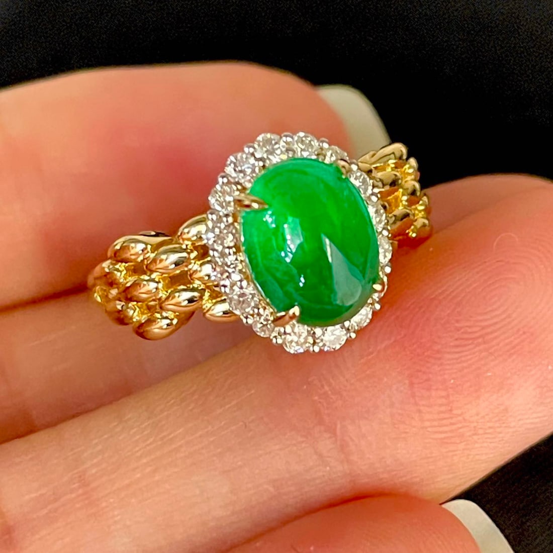 14k Gold 2.3 Ct Vivid Green Natural Emerald & Diamond Ring - 2