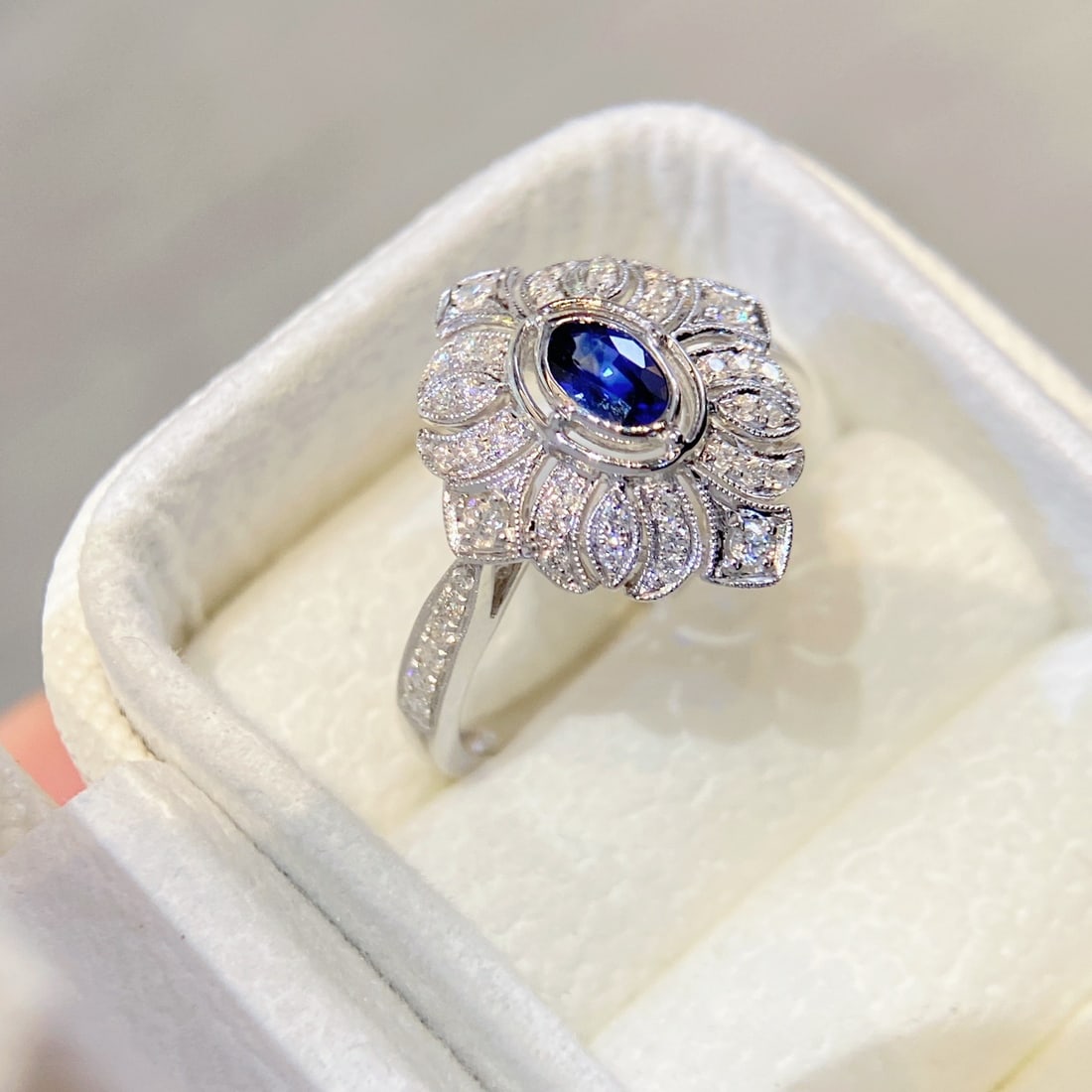 14k Gold 0.58 Ctw Natural Sapphire & Diamond Ring - 2