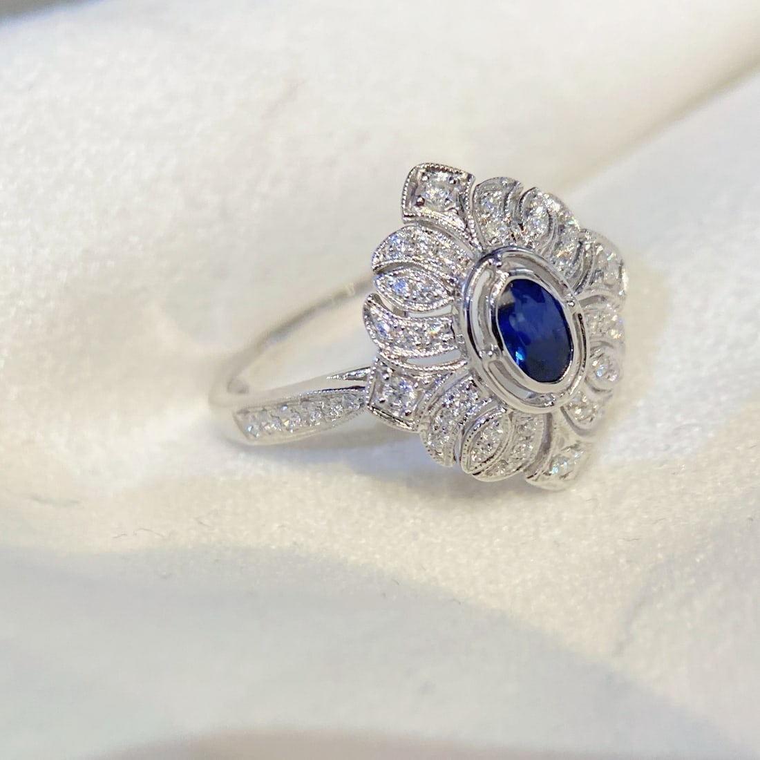 14k Gold 0.58 Ctw Natural Sapphire & Diamond Ring - 4