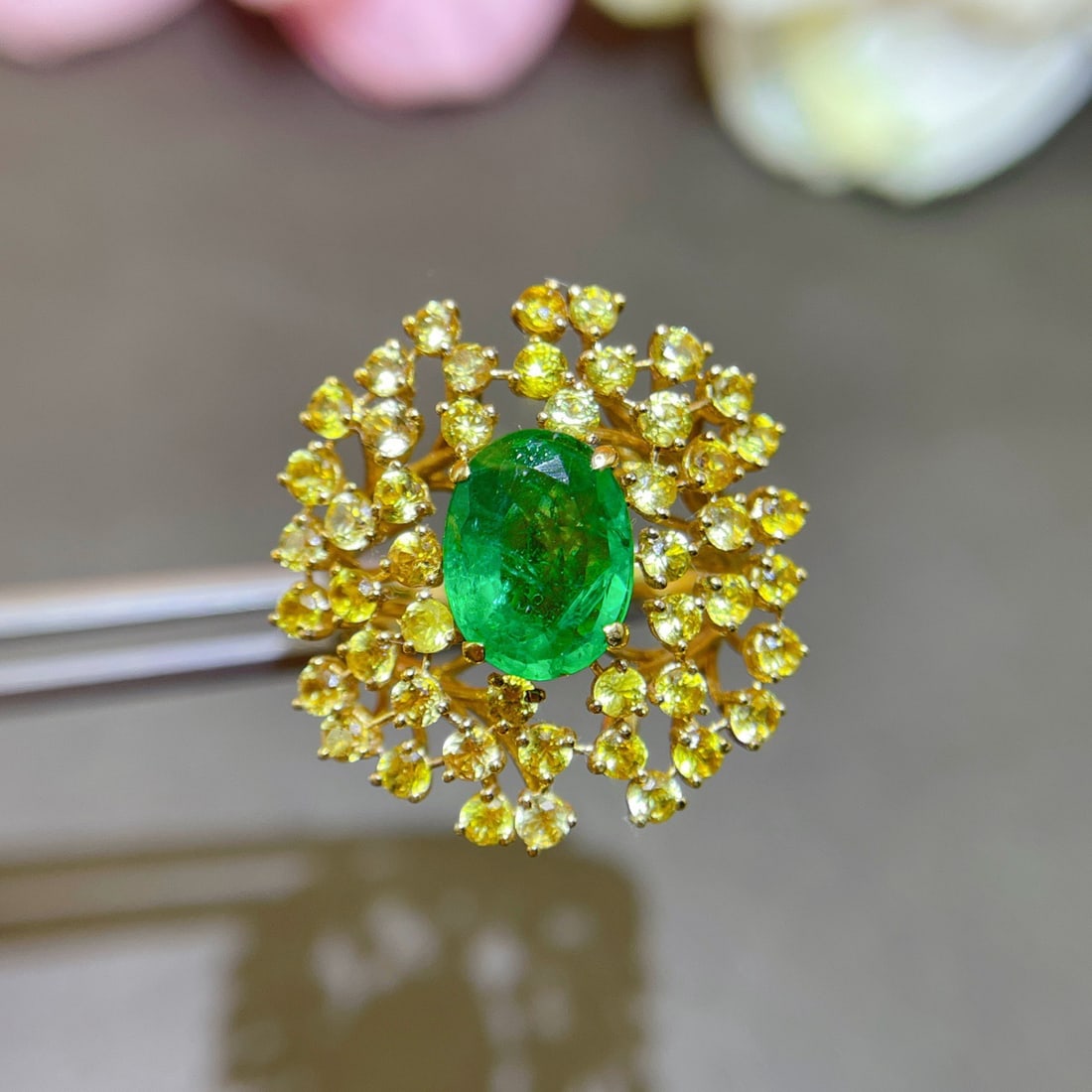 14k Gold 3.65 Ctw Vivid Green Natural Emerald & Sapphire Ring: Ref:231122346 // gold content:14k gold // ring size:7. 25us // // main gemstone:emerald // shape:oval // carat weight:1. 55ct // color:vivid green // treatment:natural // // adjacent gemstone 2 :