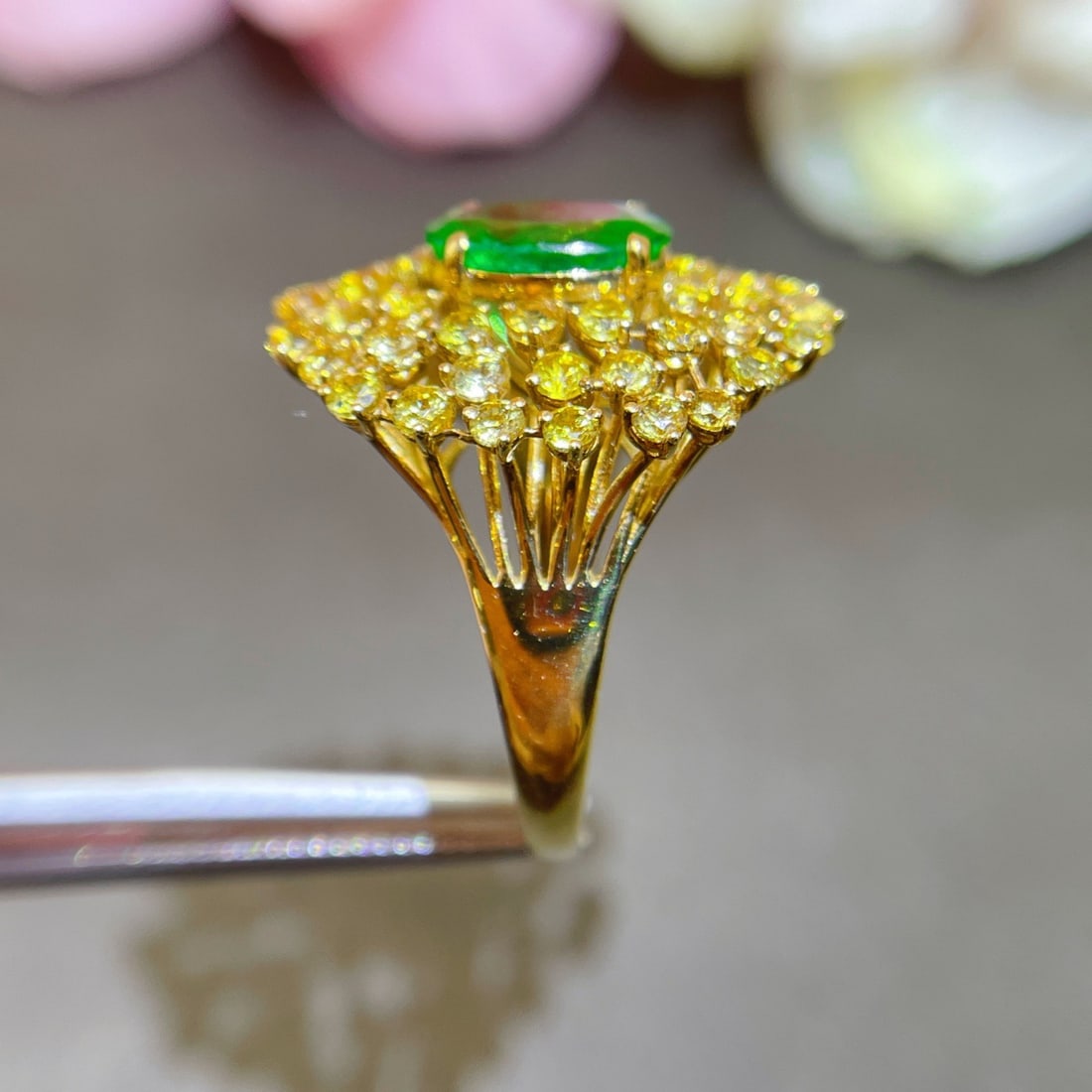 14k Gold 3.65 Ctw Vivid Green Natural Emerald & Sapphire Ring - 4