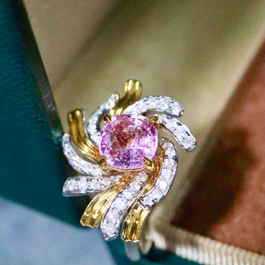 14k Gold 1.63 Ctw Natural Padparadscha Sapphire & Diamond Ring - 3