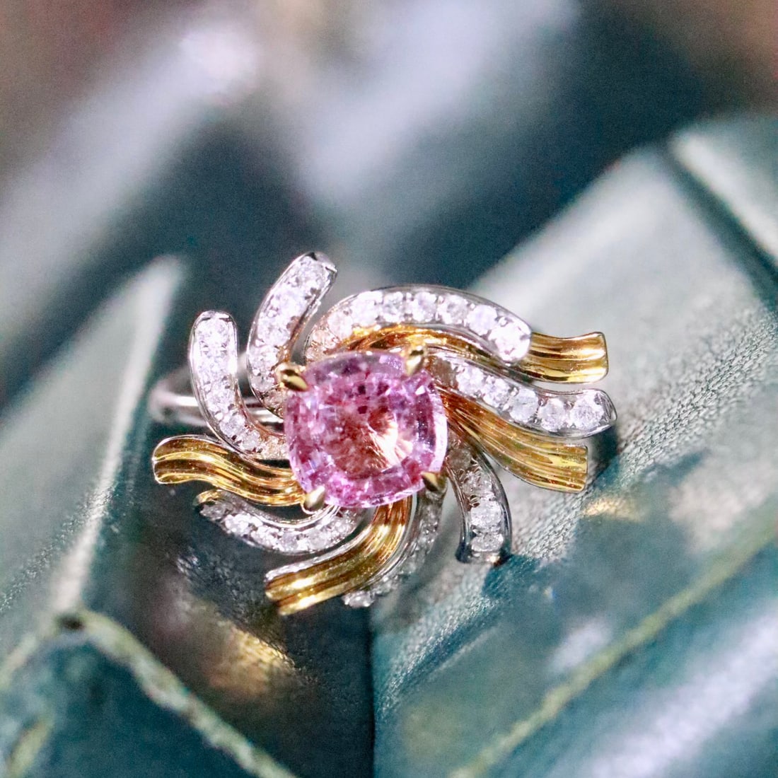 14k Gold 1.63 Ctw Natural Padparadscha Sapphire & Diamond Ring - 4