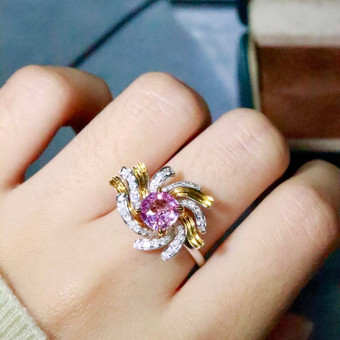 14k Gold 1.63 Ctw Natural Padparadscha Sapphire & Diamond Ring - 6