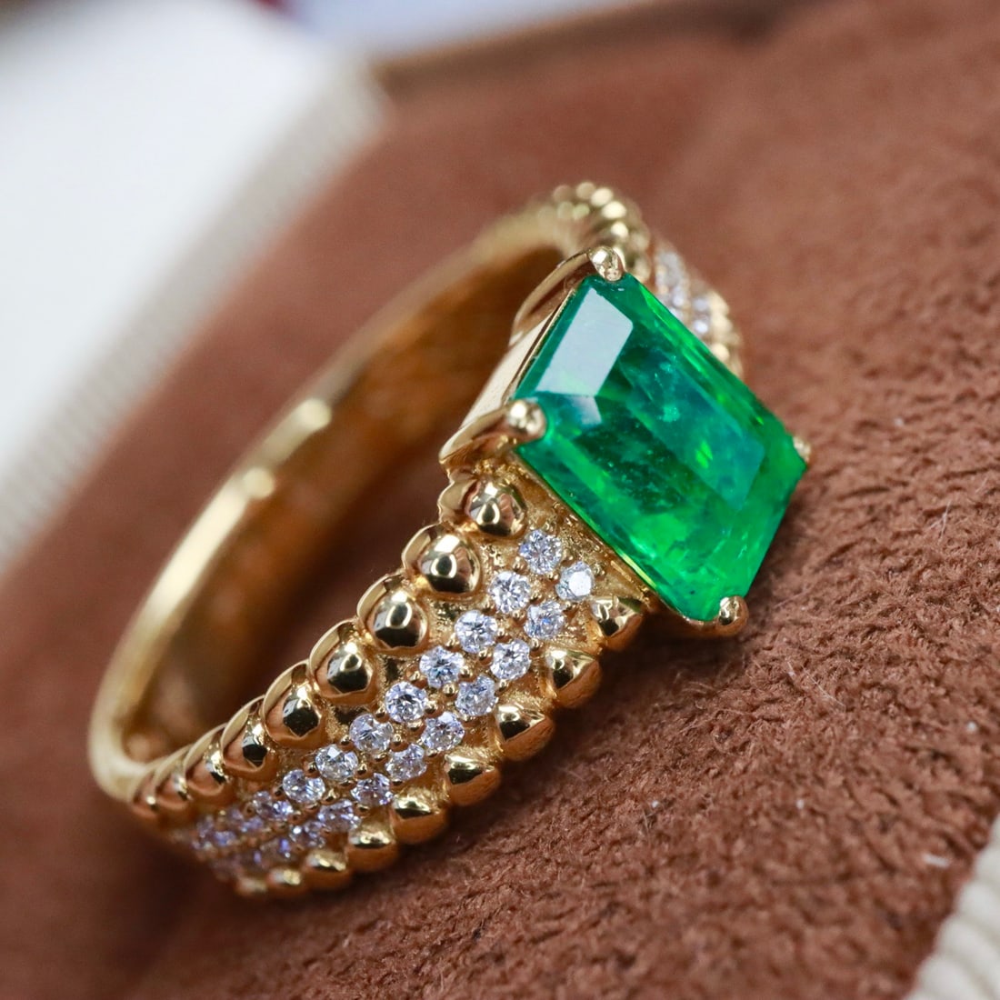 14k Gold 1.35 Ctw Vivid Green Natural Emerald & Diamond Ring - 5