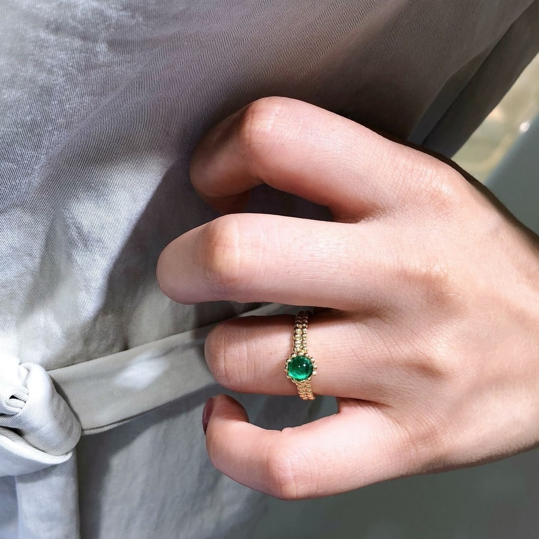 14k Gold 0.50 Ct Vivid Green Natural Emerald Ring - 5