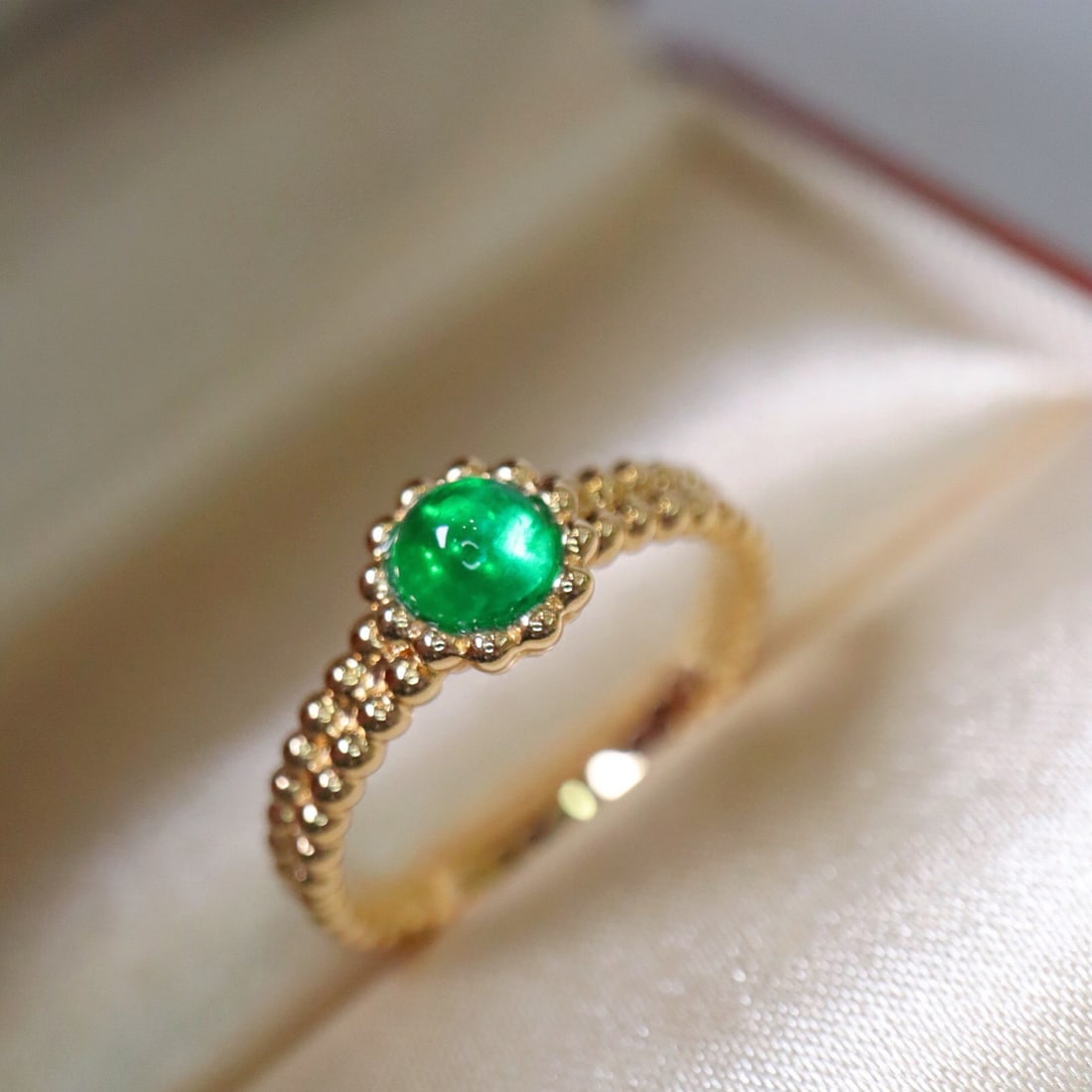14k Gold 0.50 Ct Vivid Green Natural Emerald Ring - 6
