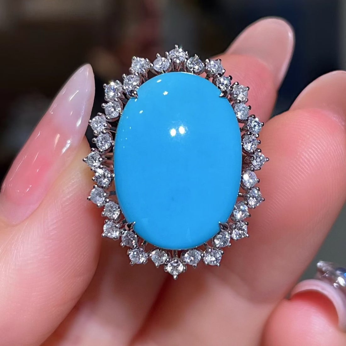 14k Gold 7.64 Ctw Natural Blue Turquoise & Diamond Ring: Ref:231122369 // gold content:14k gold // ring size:7. 25us // // main gemstone:blue turquoise // shape:oval // carat weight:6. 98ct // color:blue // treatment:natural // // adjacent gemstone 2 : diam