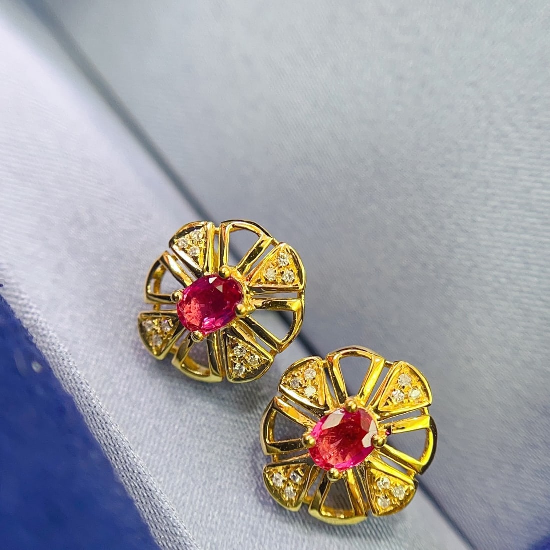 14k Gold 0.75 Ct Natural Ruby & Diamond Earrings - 3