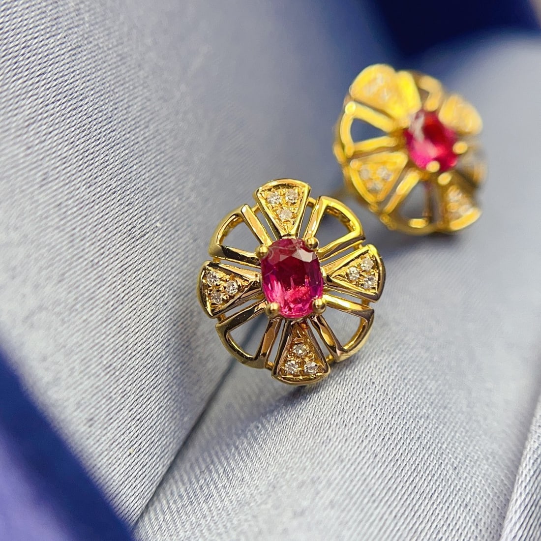 14k Gold 0.75 Ct Natural Ruby & Diamond Earrings - 4