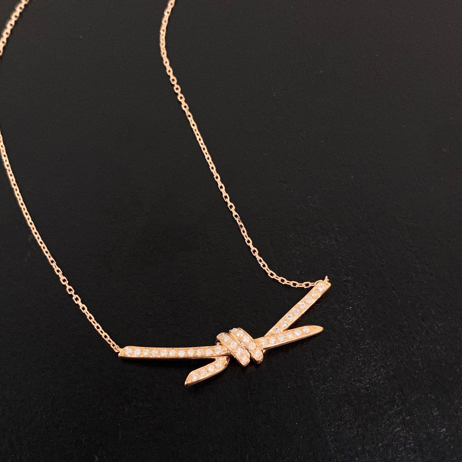 14k Gold 0.14 Ct Natural H Diamond Necklace: Ref:231122394 // gold content:14k gold // main gemstone:diamond // shape:round // carat weight:0. 14ct // clarity grade:vs-si // color:h // treatment:natural // cut grade:g // Condition: NewLow