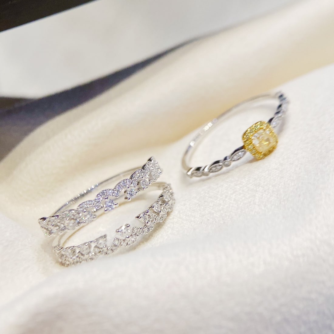 14k Gold 0.73 Ctw Natural Yellow Diamond & Diamond Ring - 2