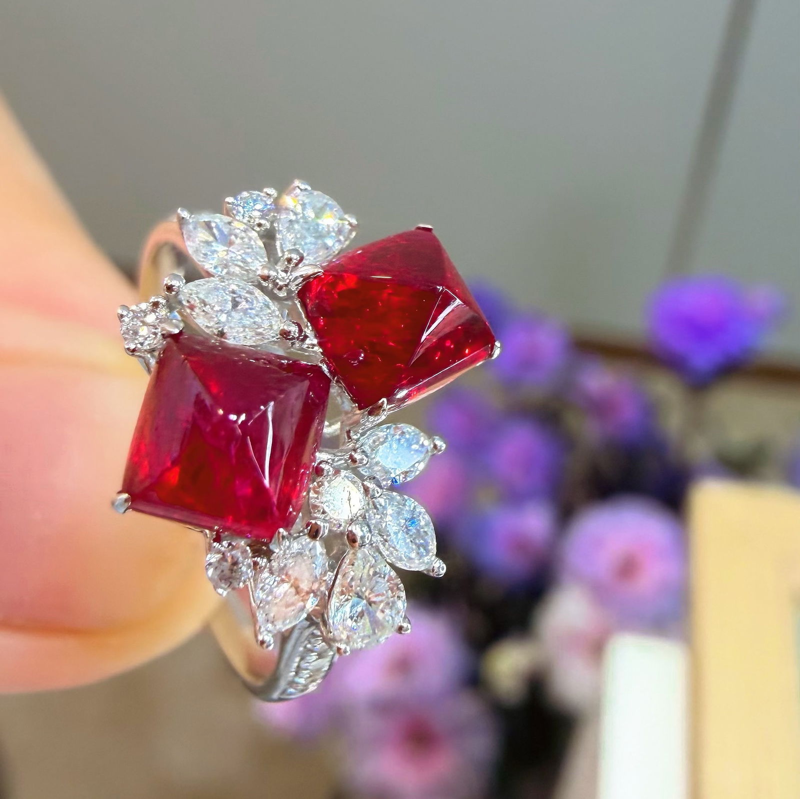 14k Gold 2 Ct Natural Spinel & Diamond Ring: Ref:231122402 // gold content:14k gold // ring size:7. 25us // // main gemstone:spinel // shape:sugar-loaf // carat weight:2ct // color:red // treatment:natural // // adjacent gemstone 2 : diamond //