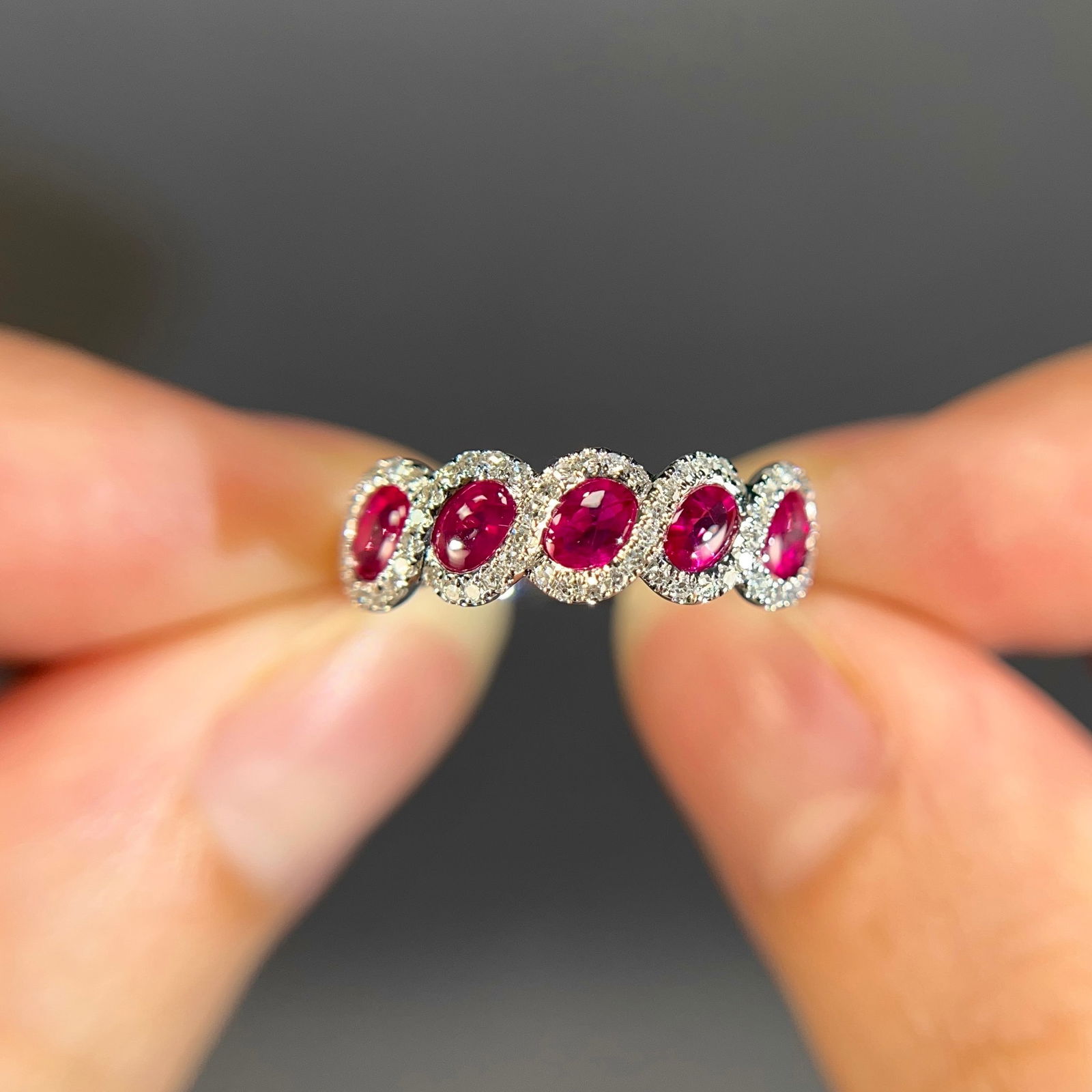14k Gold 1.30 Ctw Natural Ruby & Diamond Ring: Ref:231122414 // gold content:14k gold // ring size:7. 25us // // main gemstone:ruby // shape:oval // carat weight:1. 05ct // color:red // treatment:natural // // adjacent gemstone 2 : diamond // shap