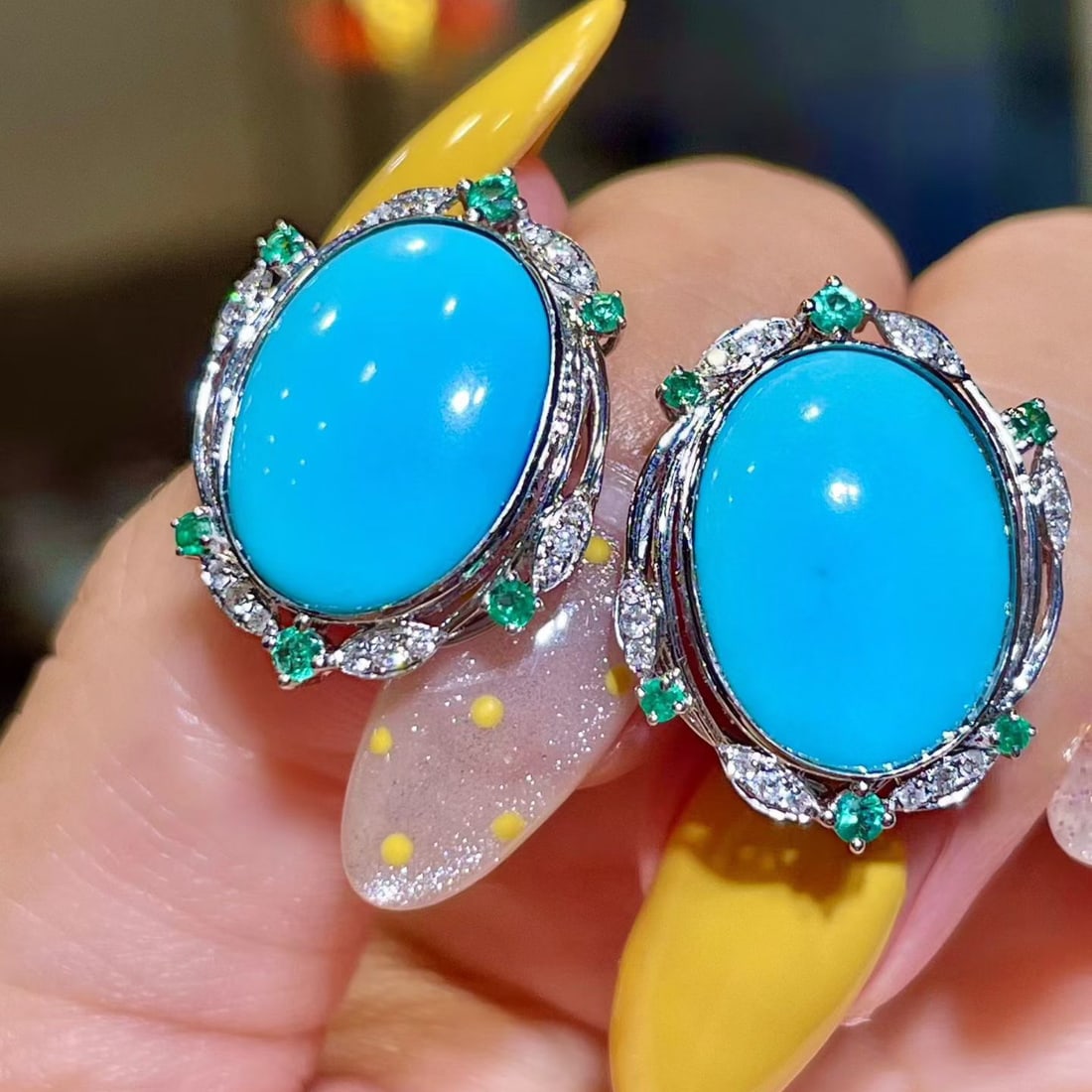 14k Gold 9.37 Ctw Natural Blue Turquoise & Emerald Earrings: Ref:231122418 // gold content:14k gold // main gemstone:blue turquoise // shape:oval // carat weight:9. 08ct // color:blue // treatment:natural // // adjacent gemstone 2 : emerald // shape:round // ca