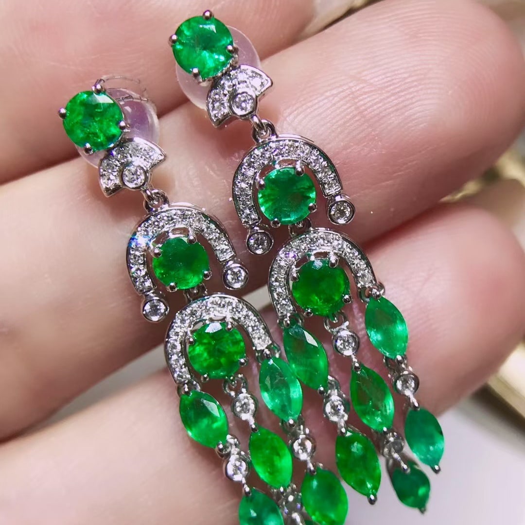 14k Gold 3.51 Ctw Natural Emerald & Diamond Earrings: Ref:231122421 // gold content:14k gold // main gemstone:emerald // shape:multiple // carat weight:3. 1ct // color:green // treatment:natural // // adjacent gemstone 2 : diamond // shape:round // carat