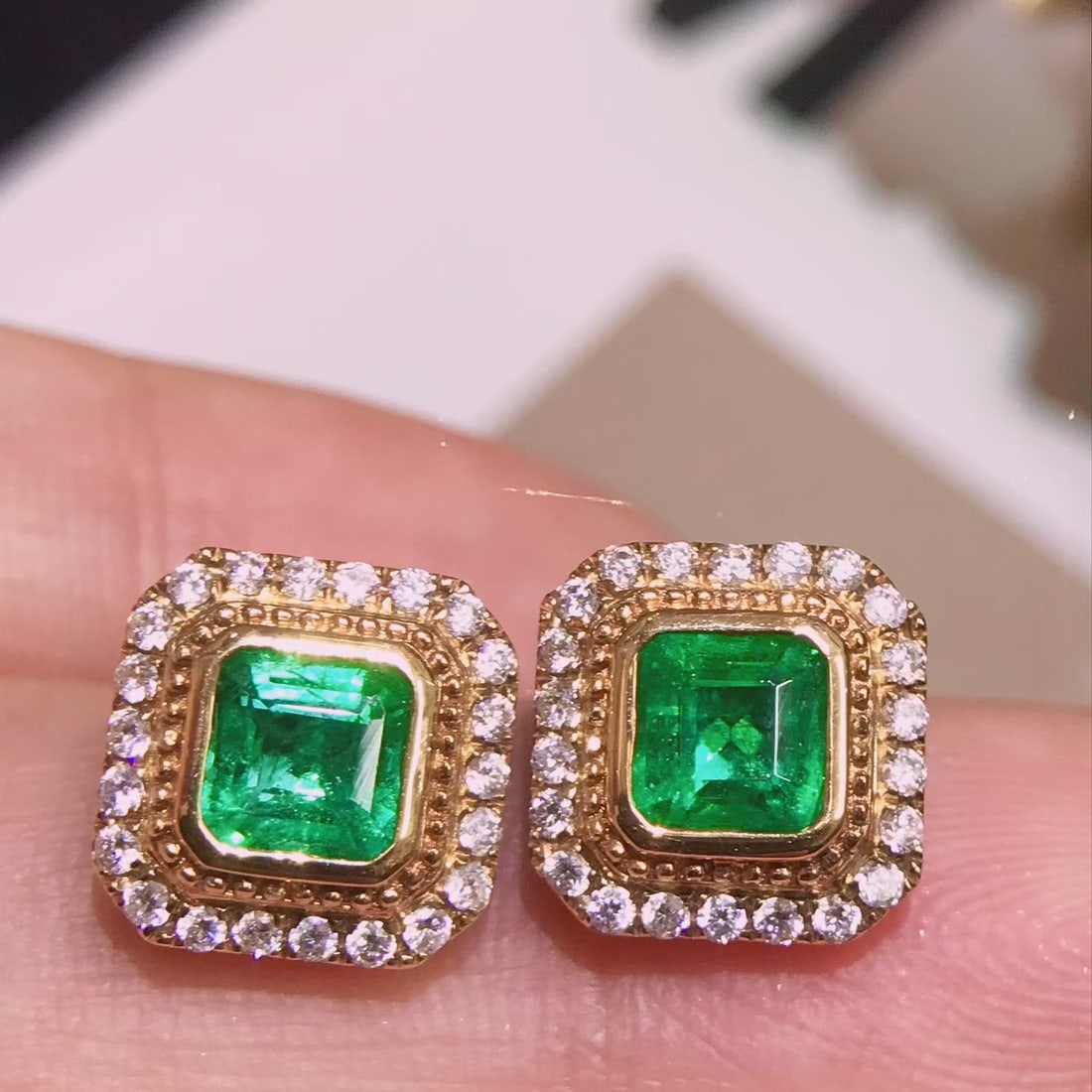 14k Gold 2.00 Ctw Vivid Green Natural Emerald & Diamond Earrings - 3