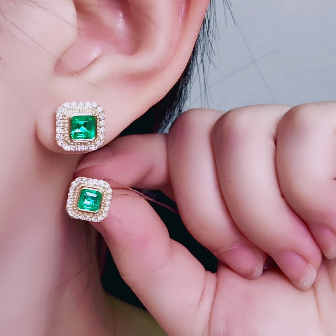 14k Gold 2.00 Ctw Vivid Green Natural Emerald & Diamond Earrings - 4