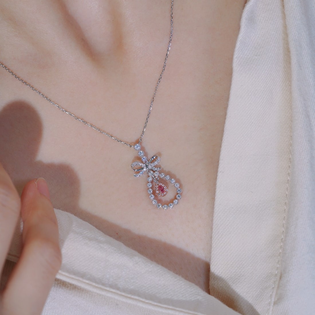 14k Gold 0.4 Ct Natural Color Diamond Necklace - 4