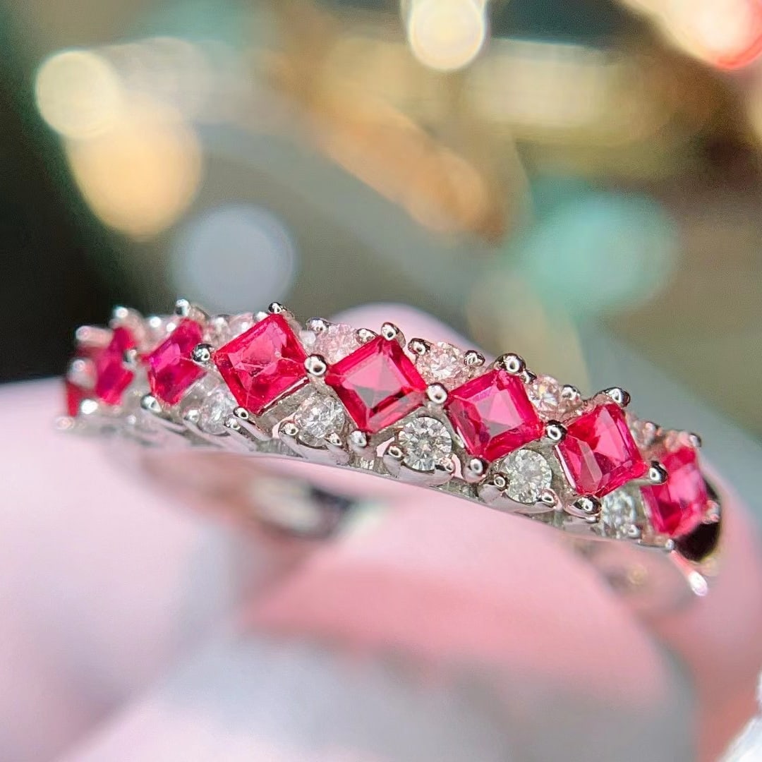 14k Gold 1.1 Ct Natural Spinel & Diamond Ring: Ref:230961076 // gold content:14k gold // ring size:7. 25us // // main gemstone:spinel // shape:square // carat weight:1. 1ct // color:red // treatment:natural // // adjacent gemstone 2 : diamond // s