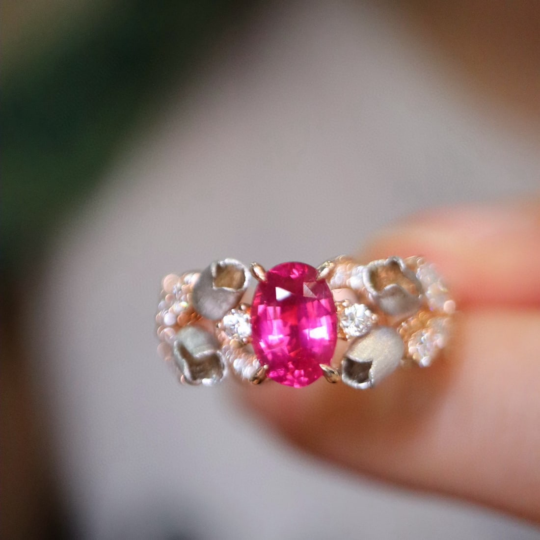 14k Gold 1.57 Ctw Natural Spinel & Diamond Ring: Ref:230989203 // gold content:14k gold // ring size:7. 25us // // main gemstone:spinel // shape:oval // carat weight:1. 06ct // color:pink // treatment:natural // cut grade:g // // adjacent gemstone 2
