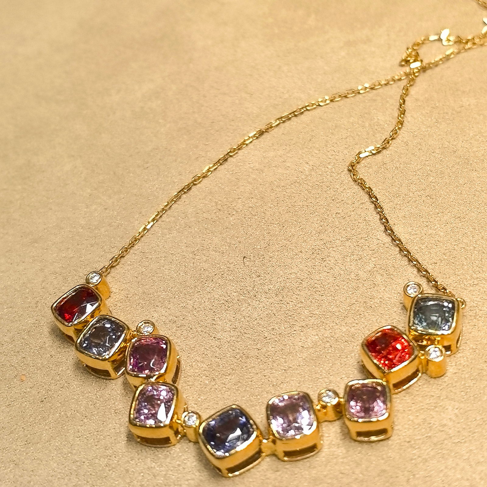 14k Gold 6.90 Ctw Natural Spinel & Diamond Necklace: Ref:230963078 // gold content:14k gold // main gemstone:spinel // shape:cushion // carat weight:6. 85ct // color:color // treatment:natural // // adjacent gemstone 2 : diamond // shape:round // carat