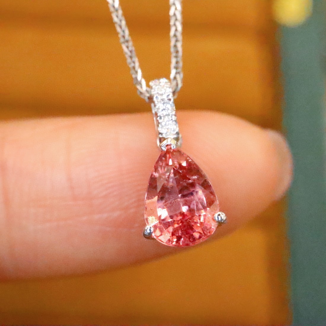 14k Gold 1.12 Ctw Natural Spinel & Diamond Pendant( Without Chain ): Ref:230966135 // gold content:14k gold // main gemstone:spinel // shape:pear // carat weight:1. 08ct // color:orangish pink // treatment:natural // // adjacent gemstone 2 : diamond // number of stones