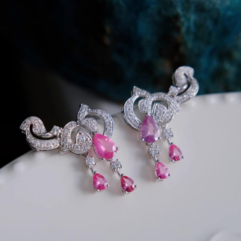 14k Gold 2.14 Ctw Natural Spinel & Diamond Earrings: Ref:230967068 // gold content:14k gold // main gemstone:spinel // shape:pear // carat weight:1. 38ct // color:pink // treatment:natural // // adjacent gemstone 2 : diamond // shape:round // carat weig